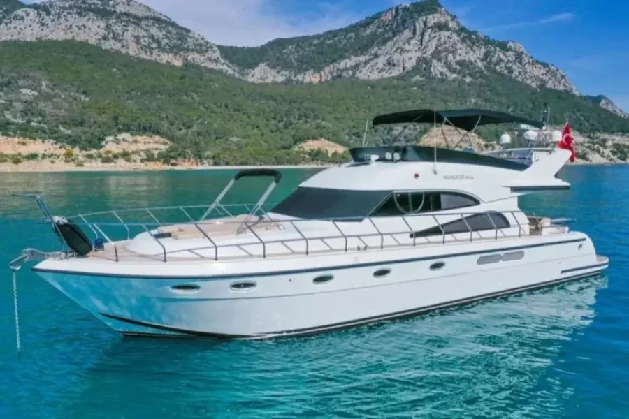 Yacht-104