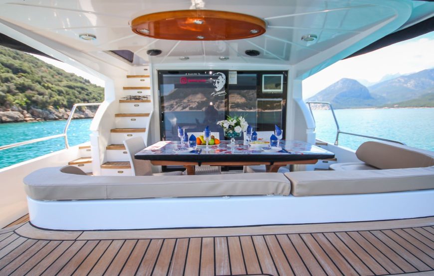Yacht-104