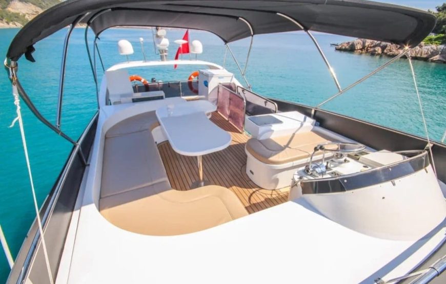 Yacht-104