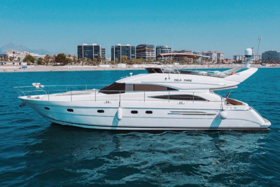 luxury yacht charter