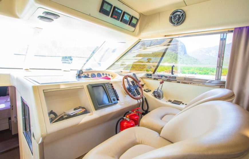 Yacht-102